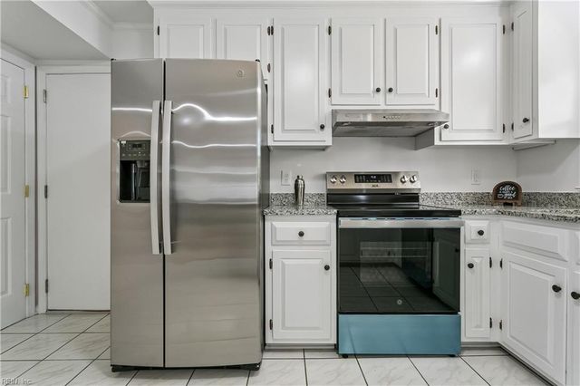 3 Lost CV, Newport News, VA 23606