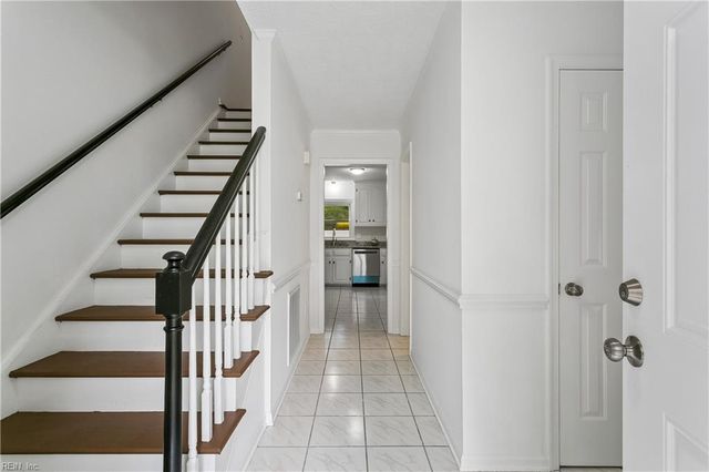 3 Lost CV, Newport News, VA 23606