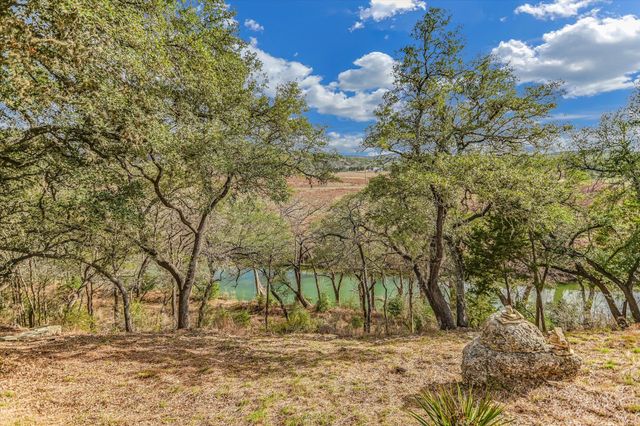 207 River Oaks DR, Wimberley, TX 78676