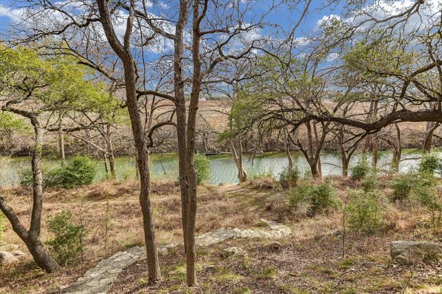 207 River Oaks DR, Wimberley, TX 78676