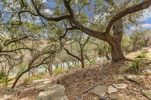 207 River Oaks DR, Wimberley, TX 78676