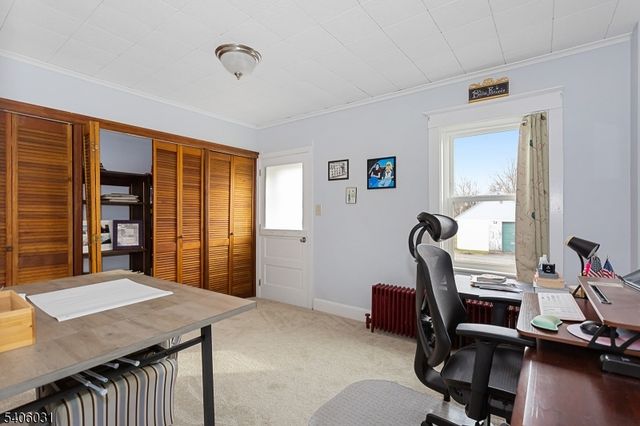 826 Sigsbee Ave, Alpha Boro, NJ 08865