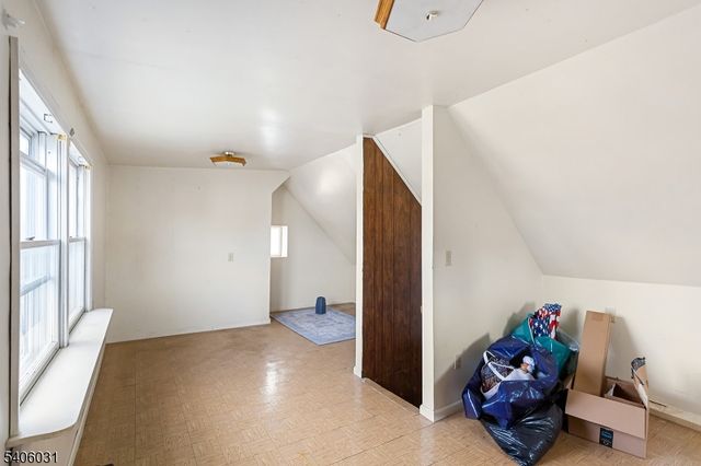 826 Sigsbee Ave, Alpha Boro, NJ 08865