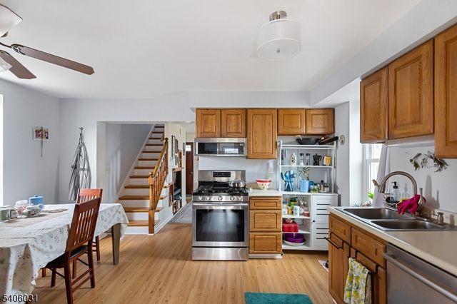 826 Sigsbee Ave, Alpha Boro, NJ 08865