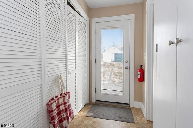 826 Sigsbee Ave, Alpha Boro, NJ 08865