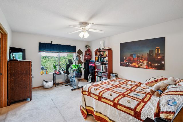 5808 SE 34th Street, Des Moines, IA 50320