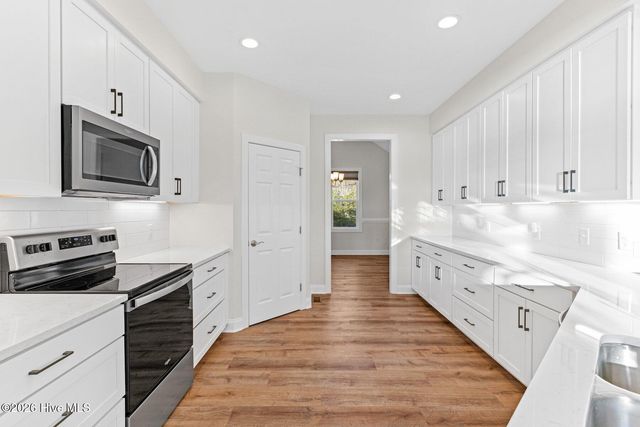 400 S Kingfisher Lane S, Hampstead, NC 28443