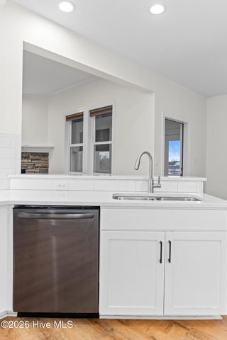 400 S Kingfisher Lane S, Hampstead, NC 28443