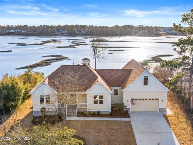 400 S Kingfisher Lane S, Hampstead, NC 28443