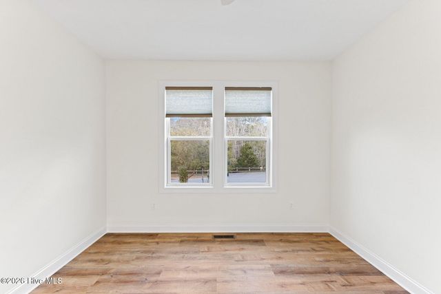 400 S Kingfisher Lane S, Hampstead, NC 28443