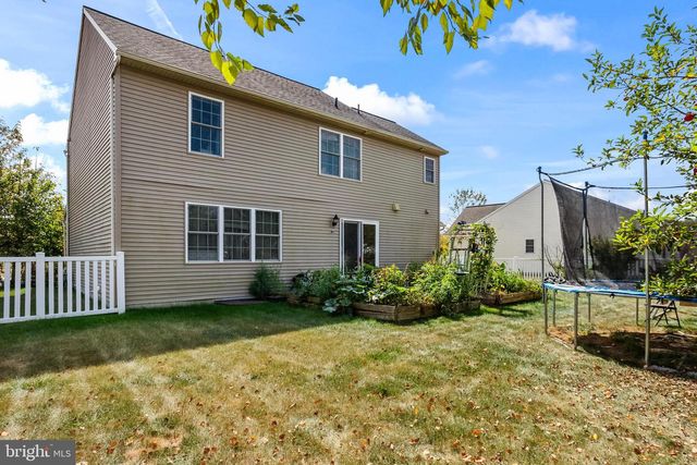 7 FINCH DR, Lebanon, PA 17042