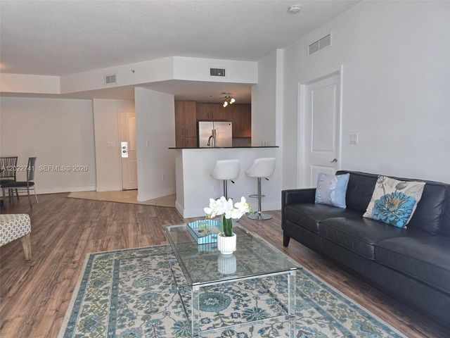 7900 Harbor Island Dr 523, North Bay Village, FL 33141