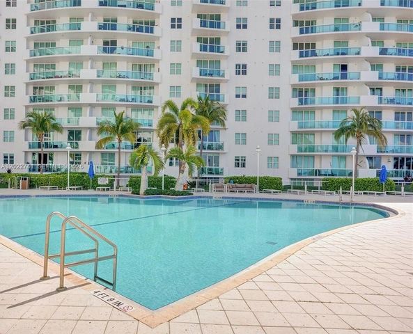 7900 Harbor Island Dr 523, North Bay Village, FL 33141