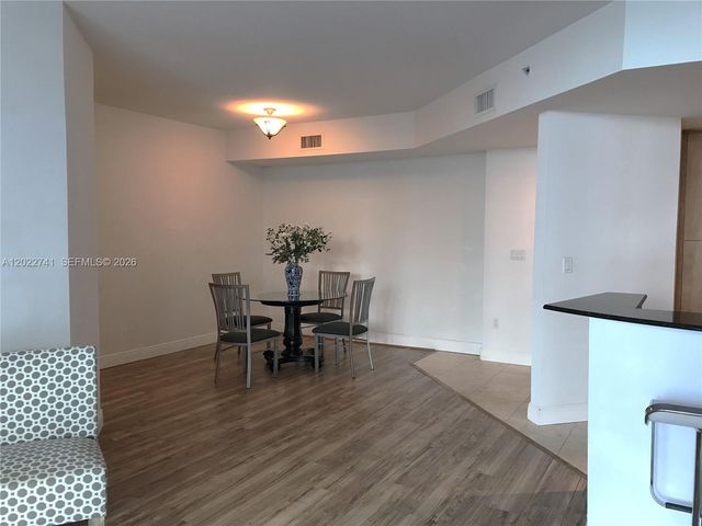 7900 Harbor Island Dr 523, North Bay Village, FL 33141