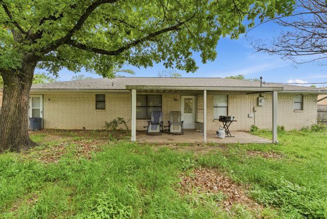 209 Moonlight Trail, Stephenville, TX 76401