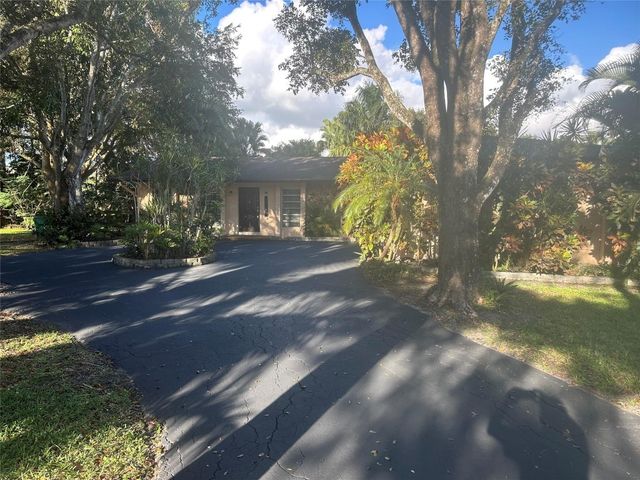 10800 SW 40th Court, Davie, FL 33328