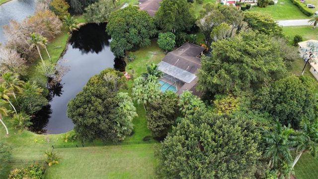 10800 SW 40th Court, Davie, FL 33328