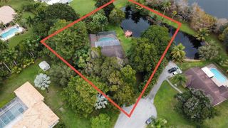 10800 SW 40th Court, Davie, FL 33328