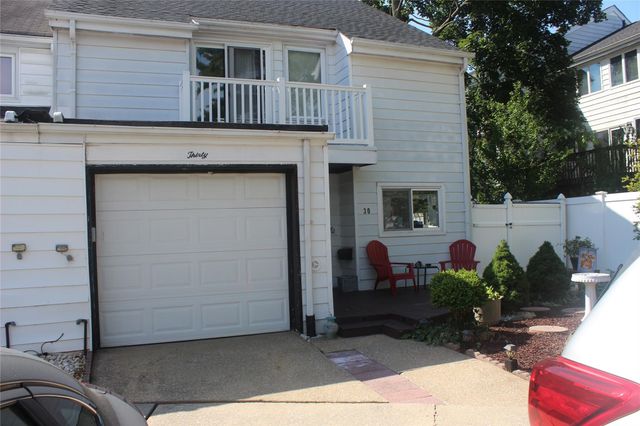 30 Chestnut Circle, Staten Island, NY 10312
