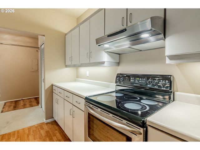 205 S MONTGOMERY St 401B, Portland, OR 97201