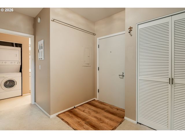 205 S MONTGOMERY St 401B, Portland, OR 97201