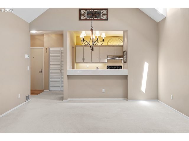 205 S MONTGOMERY St 401B, Portland, OR 97201