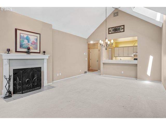 205 S MONTGOMERY St 401B, Portland, OR 97201