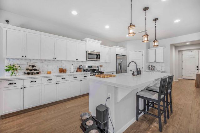 619 Wood Crest Avenue, Madera, CA 93636