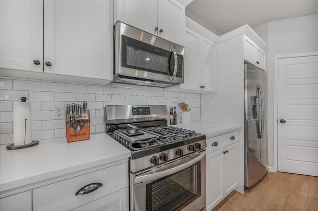 619 Wood Crest Avenue, Madera, CA 93636