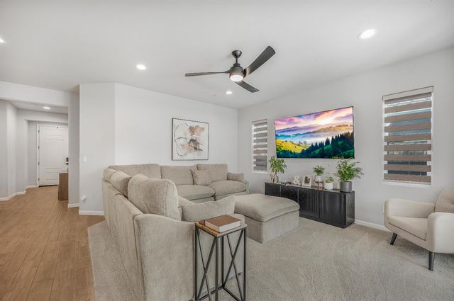 619 Wood Crest Avenue, Madera, CA 93636