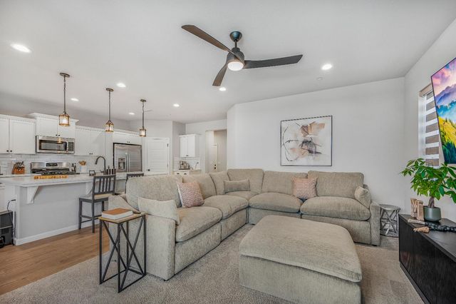 619 Wood Crest Avenue, Madera, CA 93636