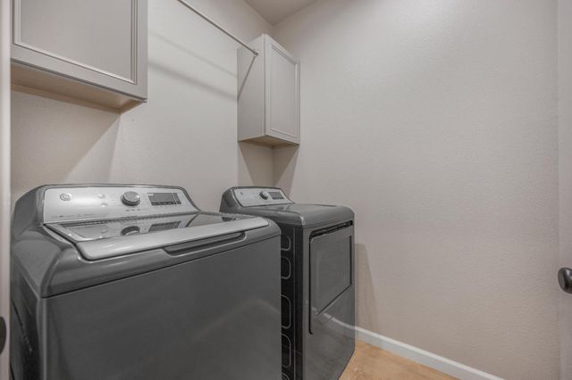 619 Wood Crest Avenue, Madera, CA 93636