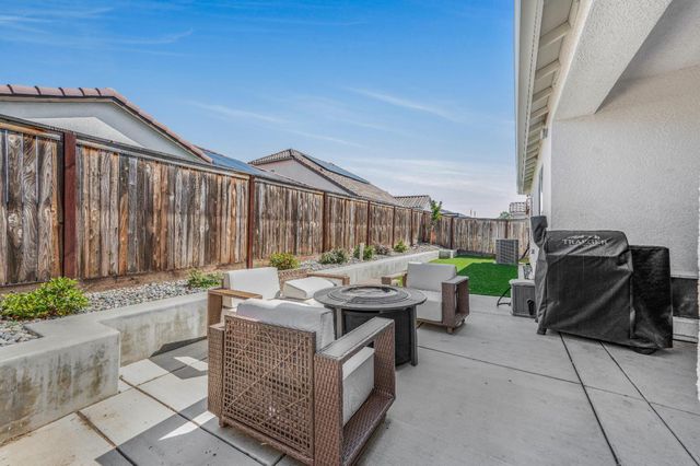 619 Wood Crest Avenue, Madera, CA 93636