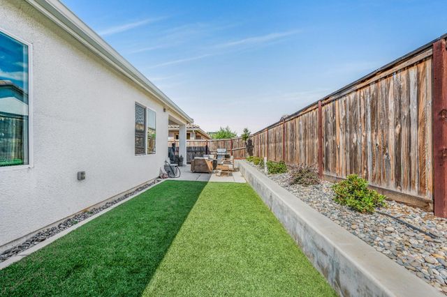 619 Wood Crest Avenue, Madera, CA 93636