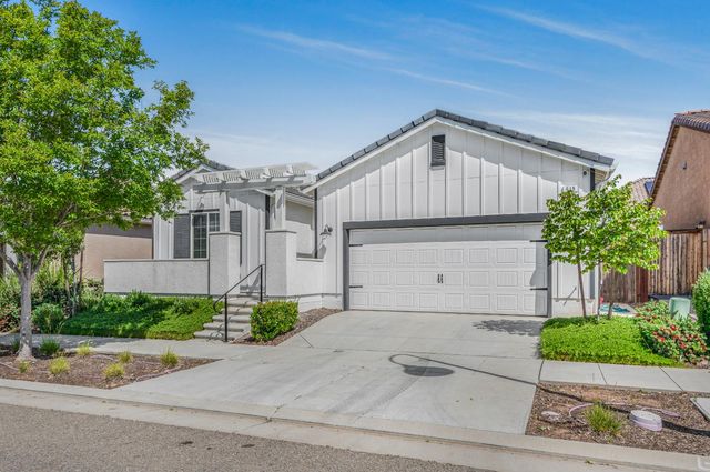 619 Wood Crest Avenue, Madera, CA 93636