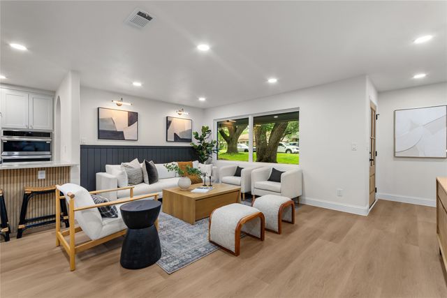 9110 Westglen Drive, Dallas, TX 75228