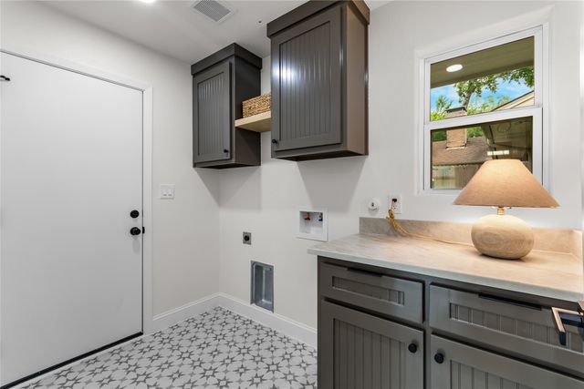9110 Westglen Drive, Dallas, TX 75228