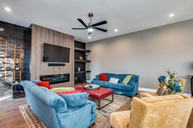 324 S Main Street, Cedar Hill, TX 75104