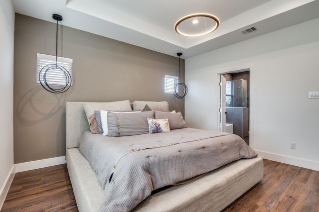 324 S Main Street, Cedar Hill, TX 75104