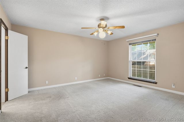 3776 E 82nd Court, Tulsa, OK 74137