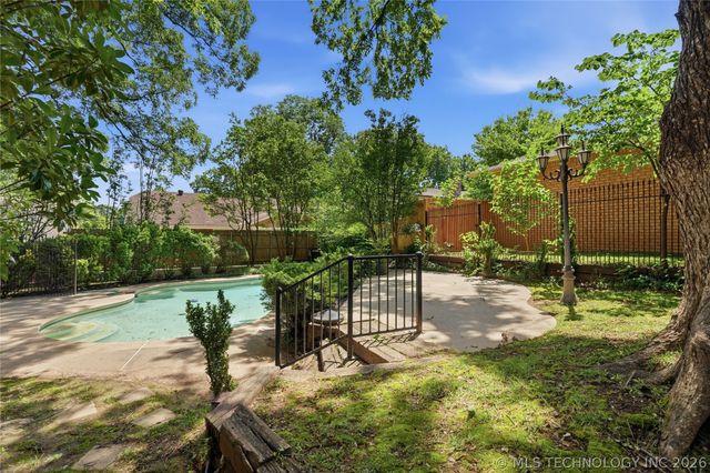 3776 E 82nd Court, Tulsa, OK 74137