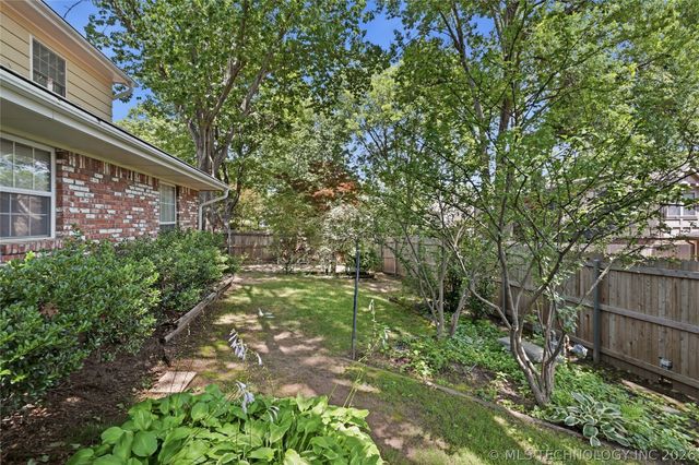 3776 E 82nd Court, Tulsa, OK 74137