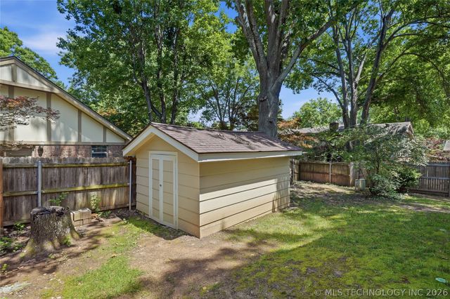 3776 E 82nd Court, Tulsa, OK 74137