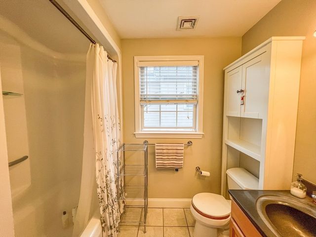 20 Russell St 1, Waltham, MA 02453