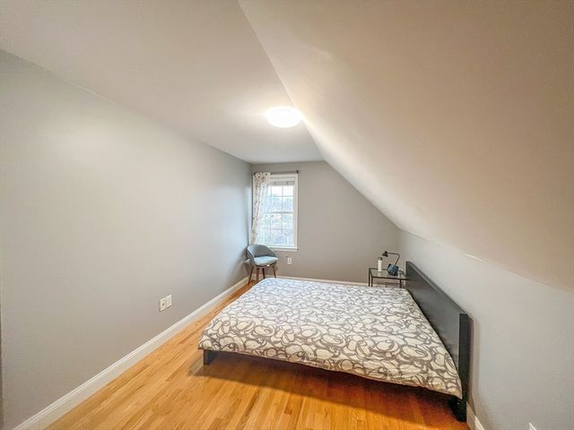 20 Russell St 1, Waltham, MA 02453