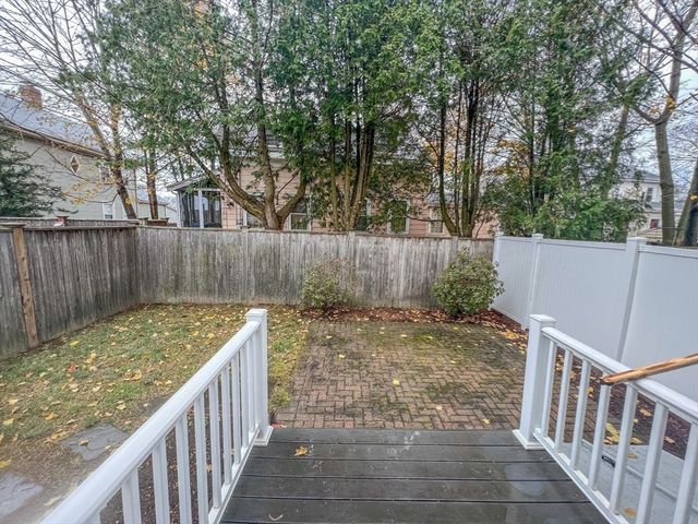 20 Russell St 1, Waltham, MA 02453