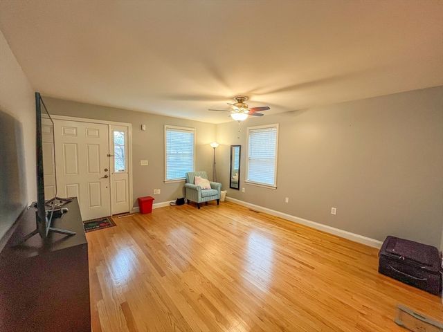 20 Russell St 1, Waltham, MA 02453