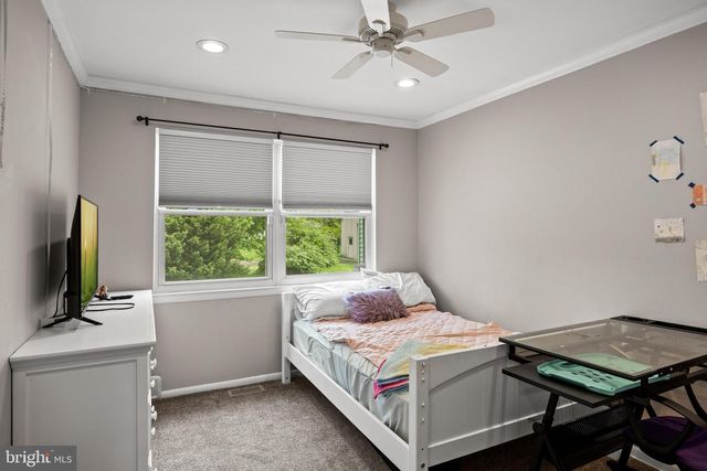 163 CALDERWOOD LN, Mount Laurel, NJ 08054