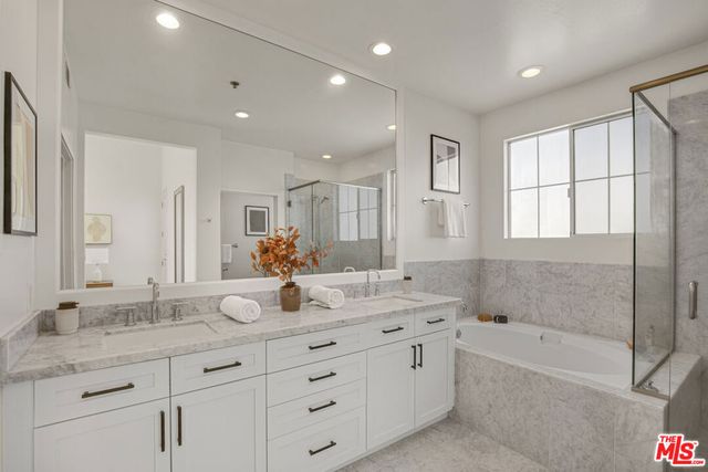 5300 Playa Vista Drive 6, Playa Vista, CA 90094