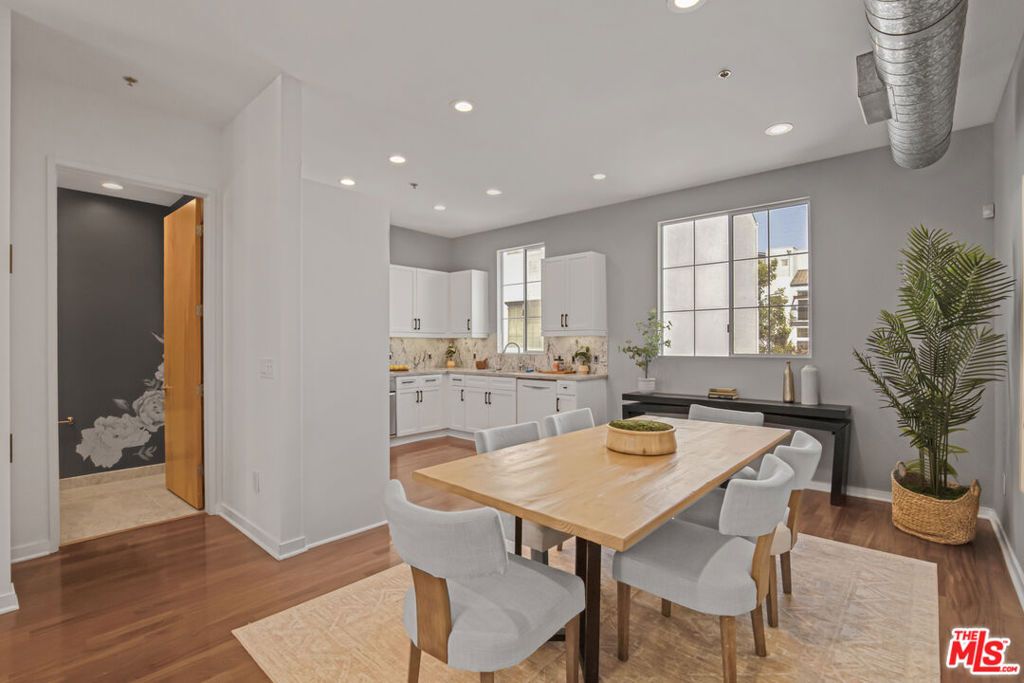 Image 12 of property listing at 5300 Playa Vista Drive 6, Playa Vista, CA 90094